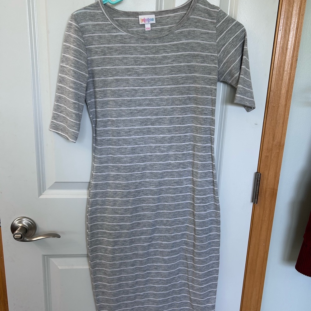 LuLaRoe Gray Sheath Midi Dress Crew Neck 3/4 Sleeve